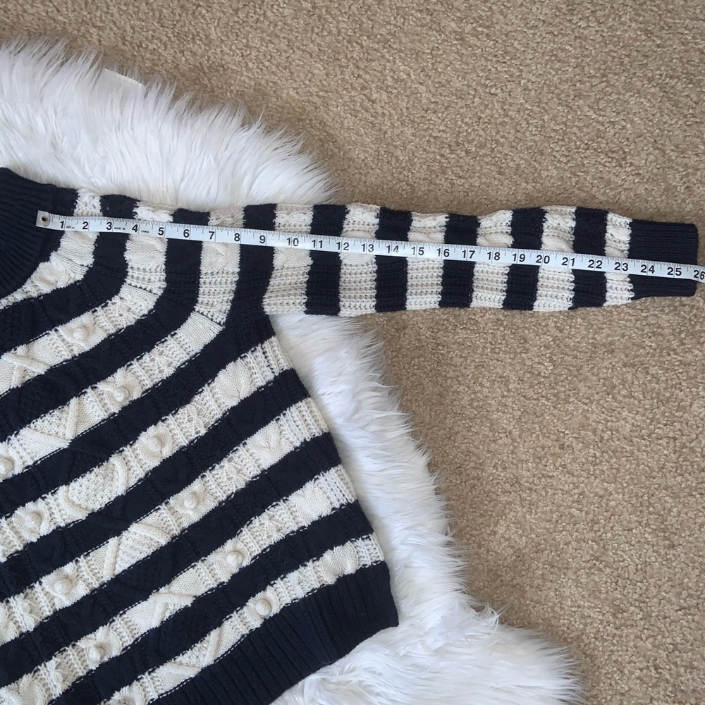 NWT J Crew Cable Knit Sweater in Navy Stripe XS - Picture 5 of 8